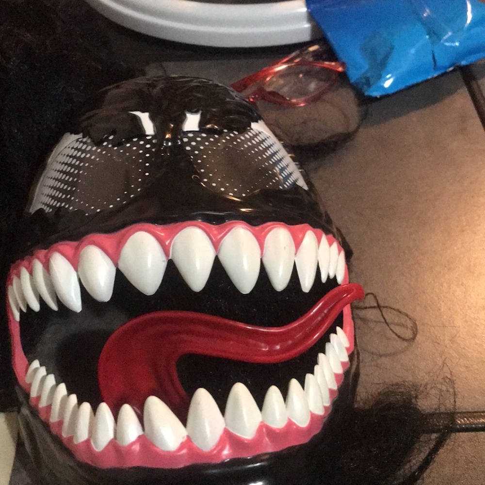 Venom mask